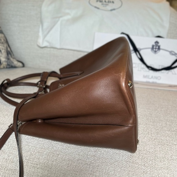 Prada double handle tote bag - Picture 15 of 17